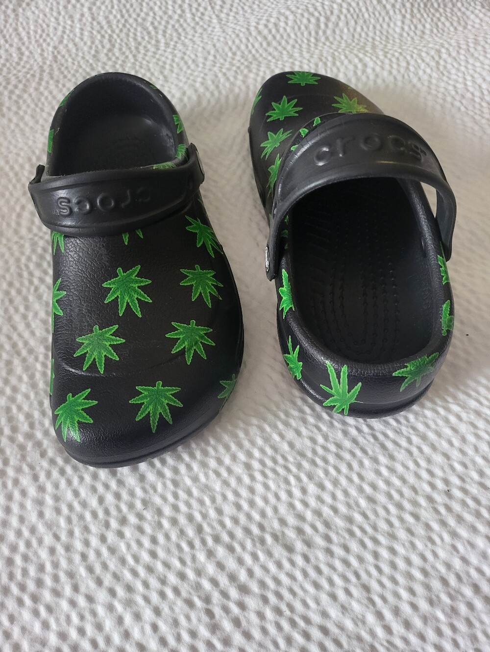 CROCS CLASSIC 420 HEMP LEAF WEED CLOG LIMITED EDITION SIZE M6 W8 LIKE NEW! - Picture 2 of 7